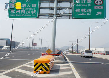 Yellow Highway Crash Cushion Barrier Anti Impact 2560mm X 1220mm X 900mm