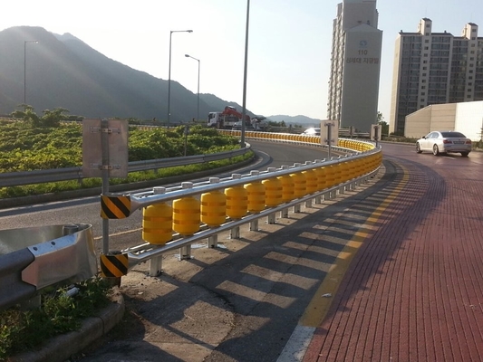 Buy Long-Lasting Road Protection Roller Crash Barrier with JT/T281-2007 Standard and 3.5 Mm Thickness online manufacture