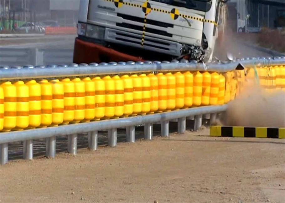 EVA Rolling Guardrail Roller Anti Crash Guardrail Road Roller Barrier