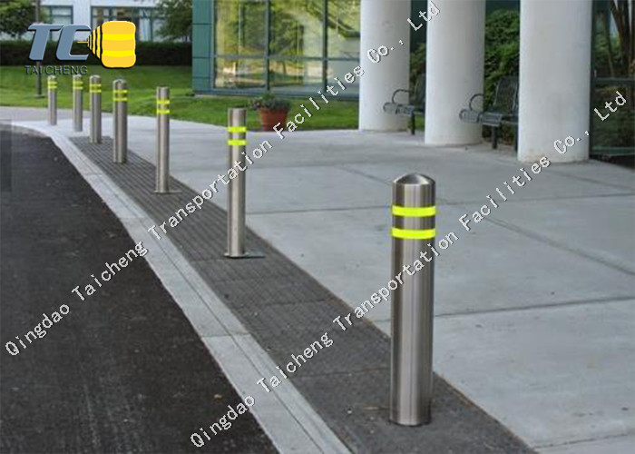 High Check Post High VIS Fixed Post 304 Stainless Steel Anti Rust For Vehicle Access ...