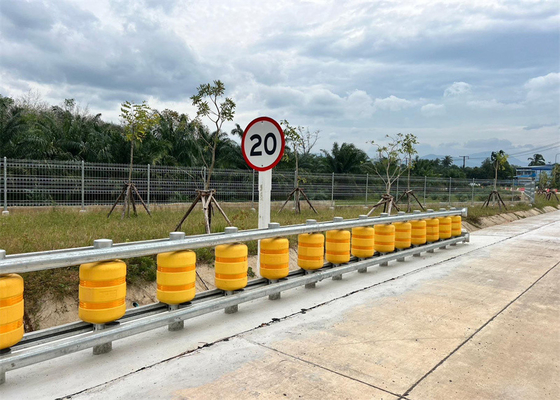 Good price Traffic Plastic Pliable Safety Roller Barrier Highway Safety Guardrail online