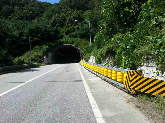Good price Rotating Anti Collision Guardrail Highway Rolling Guardrail Barrier online
